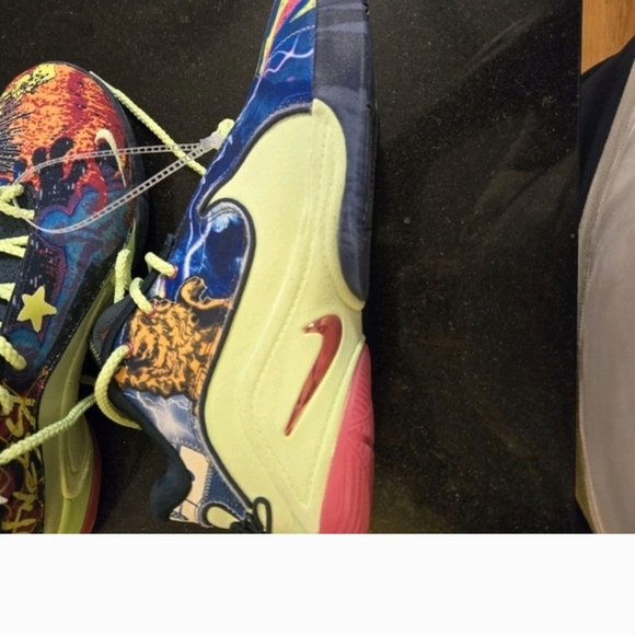 Nike LeBron 22 Bryce's World Sneakers Size 9.5 - Picture 6 of 15